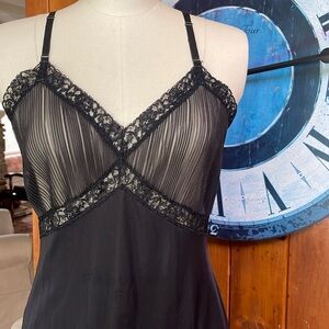 NO LABEL 1950’s Slip SZ 38 Vintage